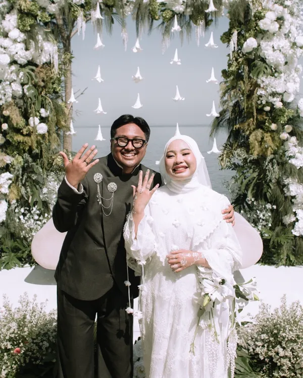Mbak Ainun Dan Mas Oli